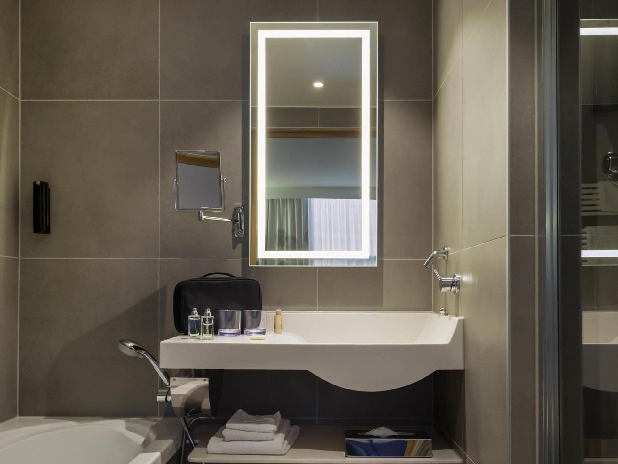 Novotel Centre Hotel 4*