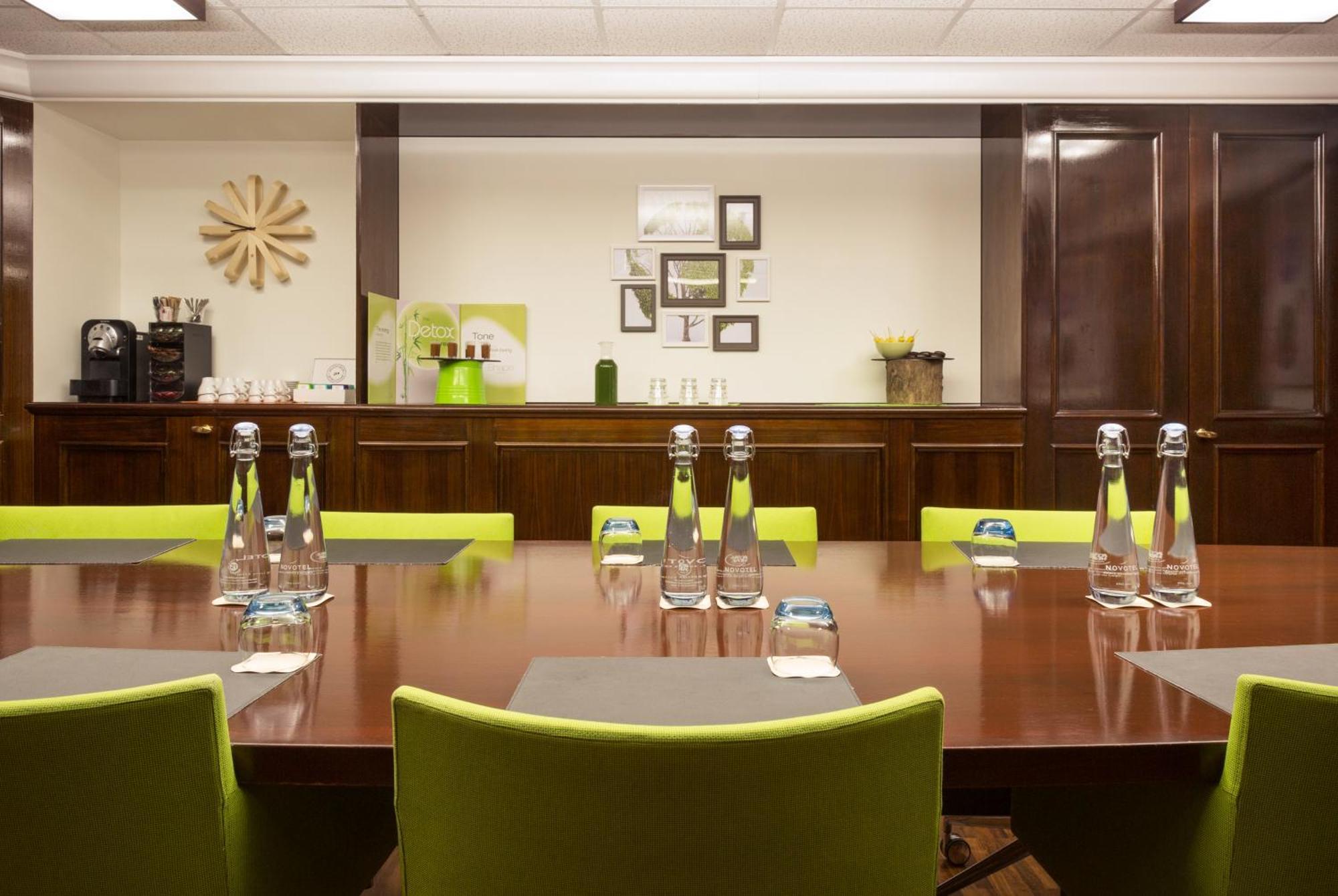 Novotel Centre Hotel 4*